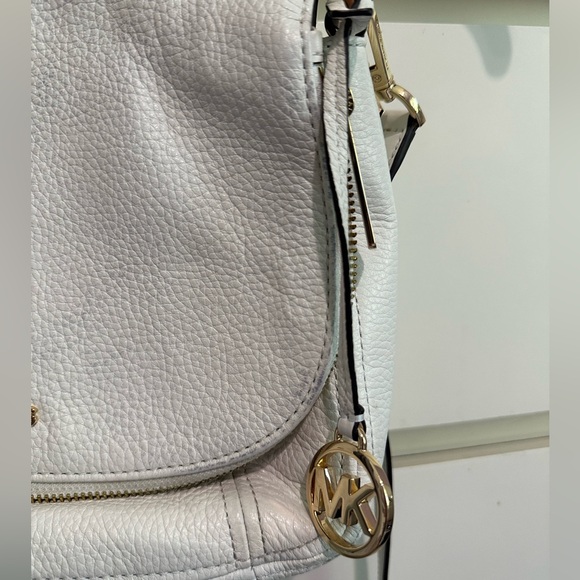 MICHAEL KORS Bedford Medium Pebbled Leather Convertible Flap Shoulder Bag - Picture 9 of 10